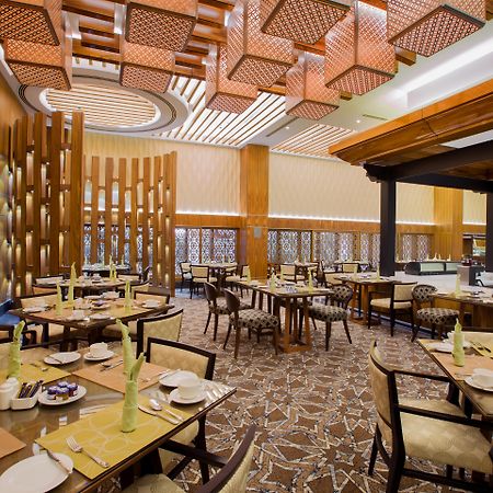 Ayla Grand Hotel Al-Ajn Zewnętrze zdjęcie The restaurant