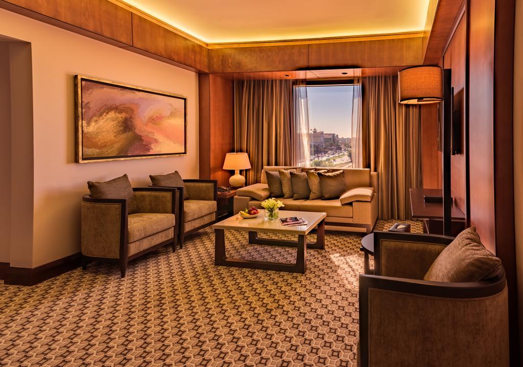 Ayla Grand Hotel Al-Ajn Zewnętrze zdjęcie A suite at the Ritz-Carlton, Dubai